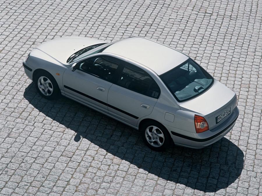  Hyundai Elantra Sedan 2003 года  (фото 12 из 15)